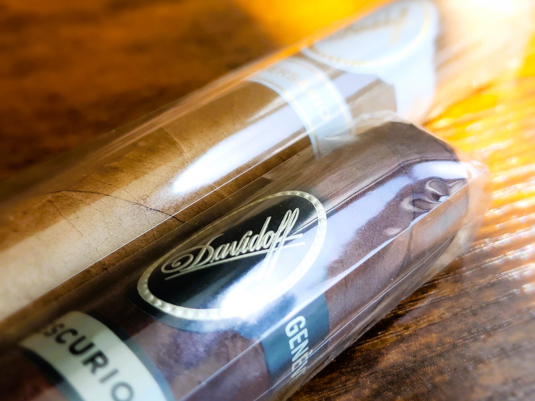 Davidoff Escurio and Aniversario cigars up close by Briley Kenney from The Manual