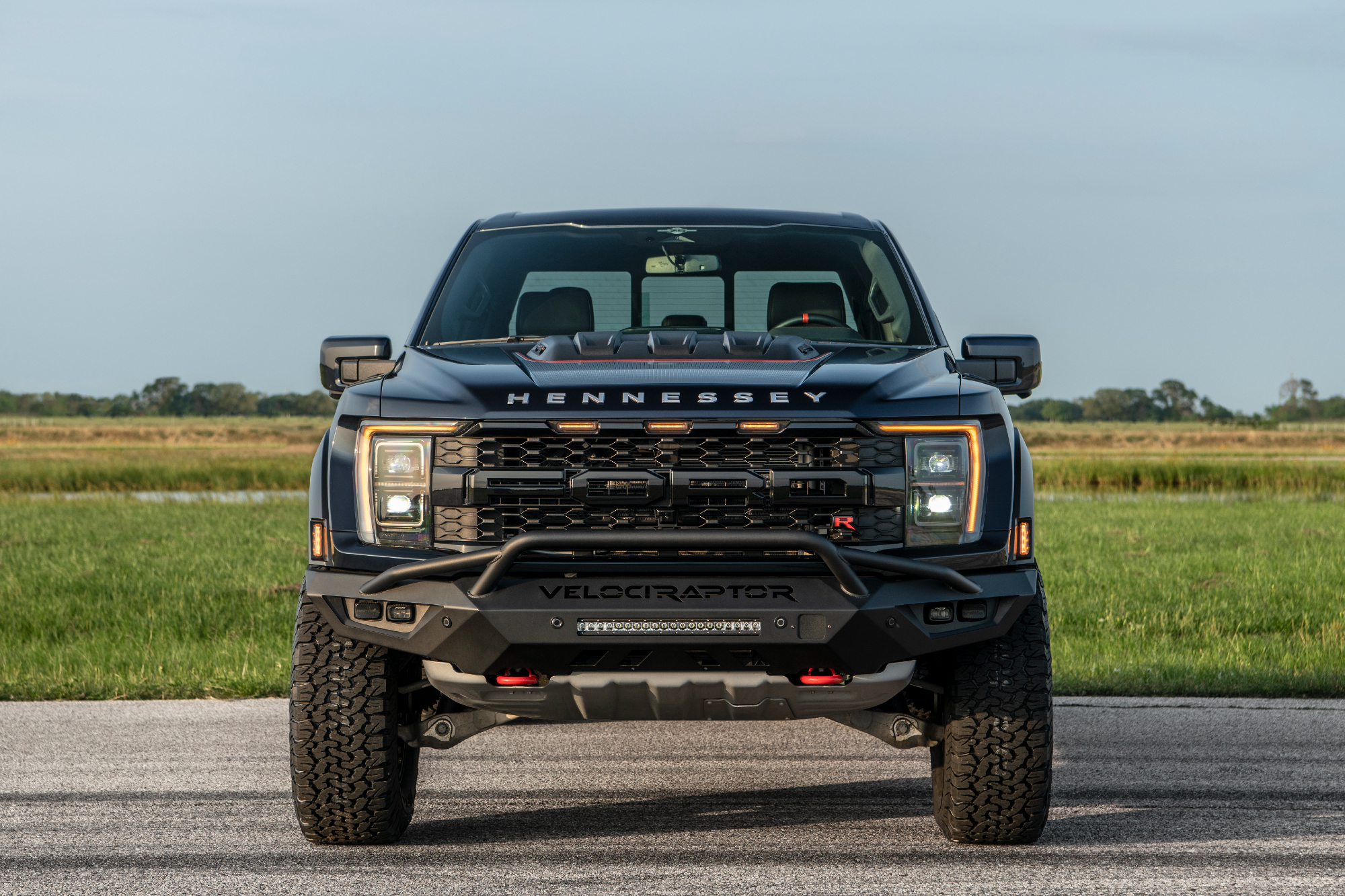 Hennessey Raptor Vs Raptor R Hennessey upgrades Ford F-150 Raptor R with 1043-bhp VelociRaptoR 1000 ...