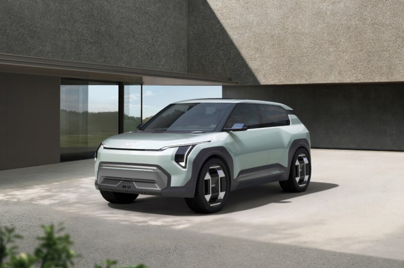 Kia EV3 Concept right front three-quarter view.