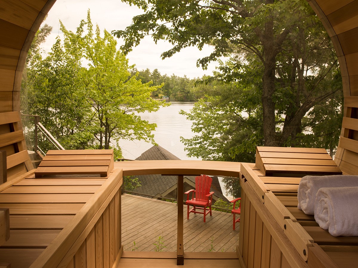 Panoramic barrel lounge benches in Divine Sauna
