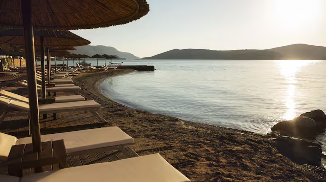 Domes Aulūs Elounda waterside view