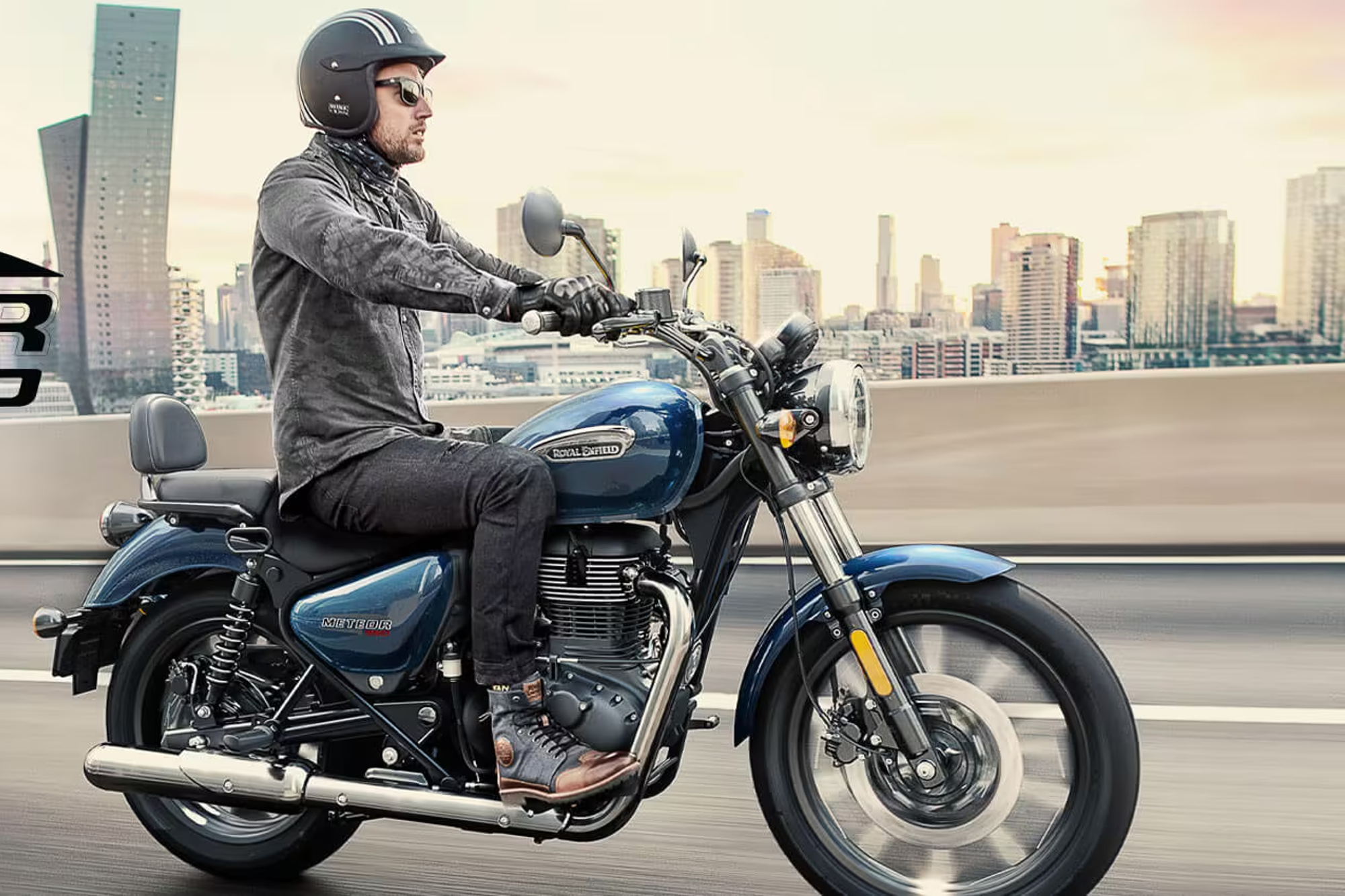 Royal Enfield Meteor 350 with blue tank.