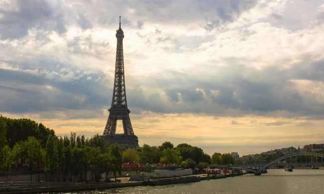 Eiffel tower during day