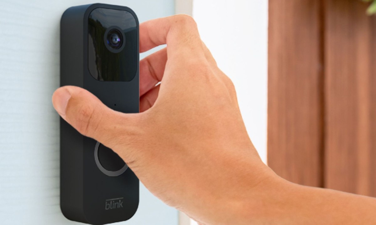 Blink video doorbell someone ringing it