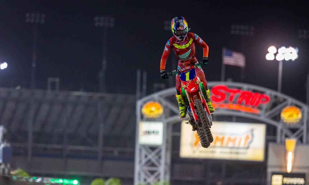 world supermotocross championship 2024 jett lawrence competing in the direct frontal view