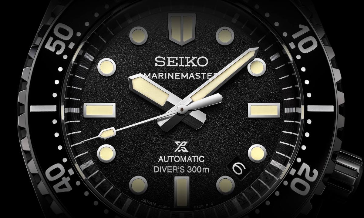 closeup on Seiko Marinemaster dial