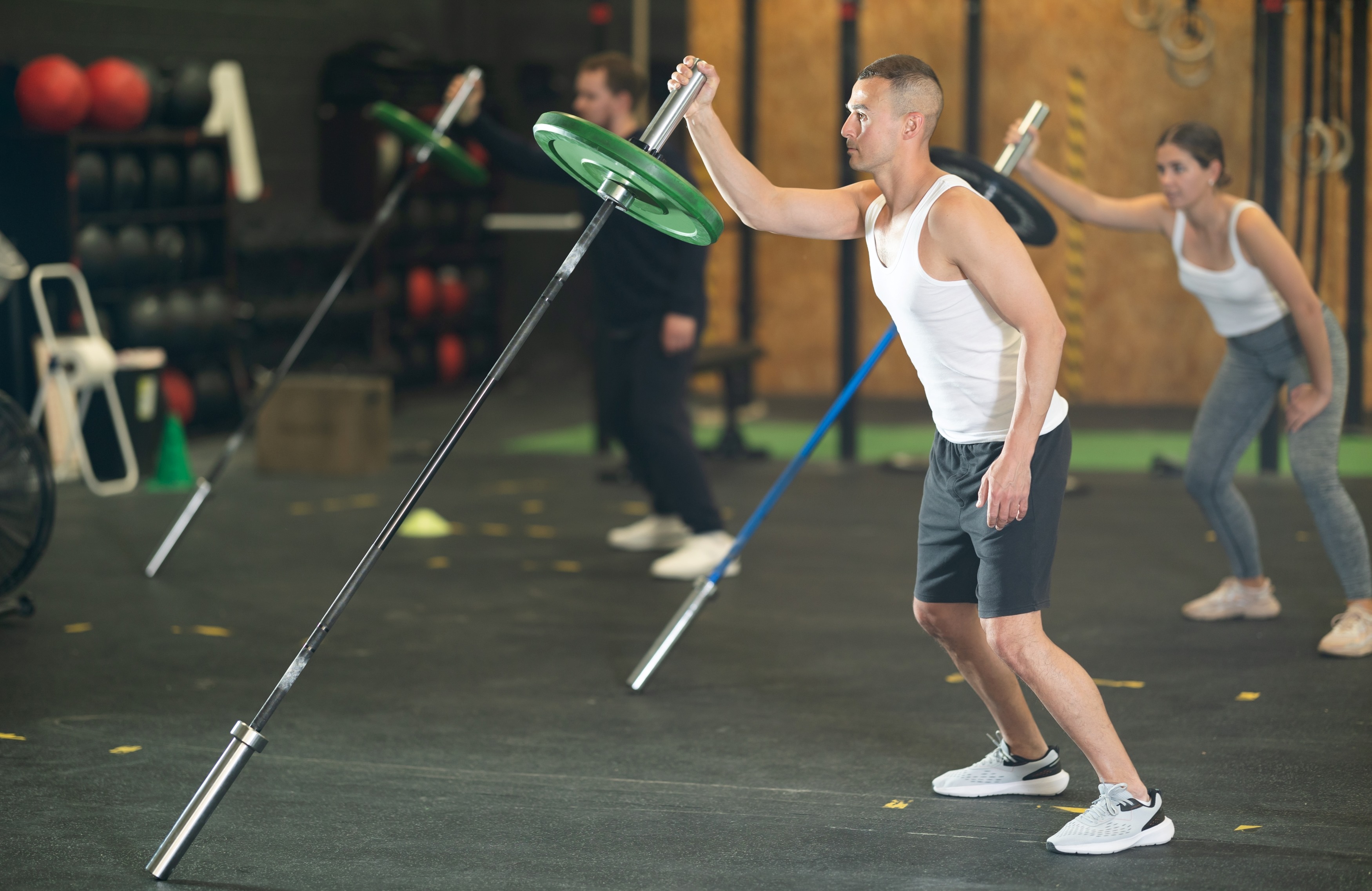Row Stand If you want to strengthen your back, master the landmine row - The Manual