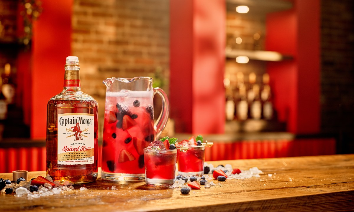 spiced rum punch recipe captainmorgan barset berrysmashpunch