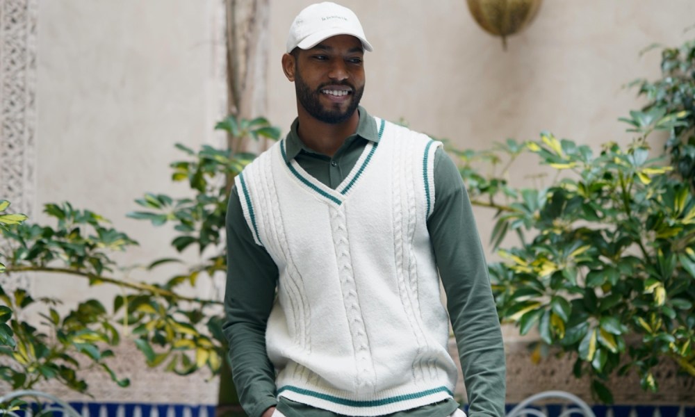 how to wear sweater vest man in