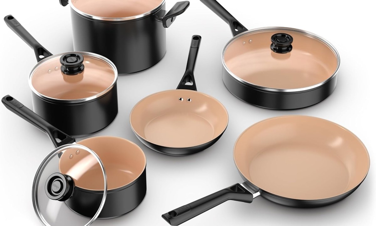 Everything included in Ninja's Pots and Pans 10-piece non-stick cookware set.