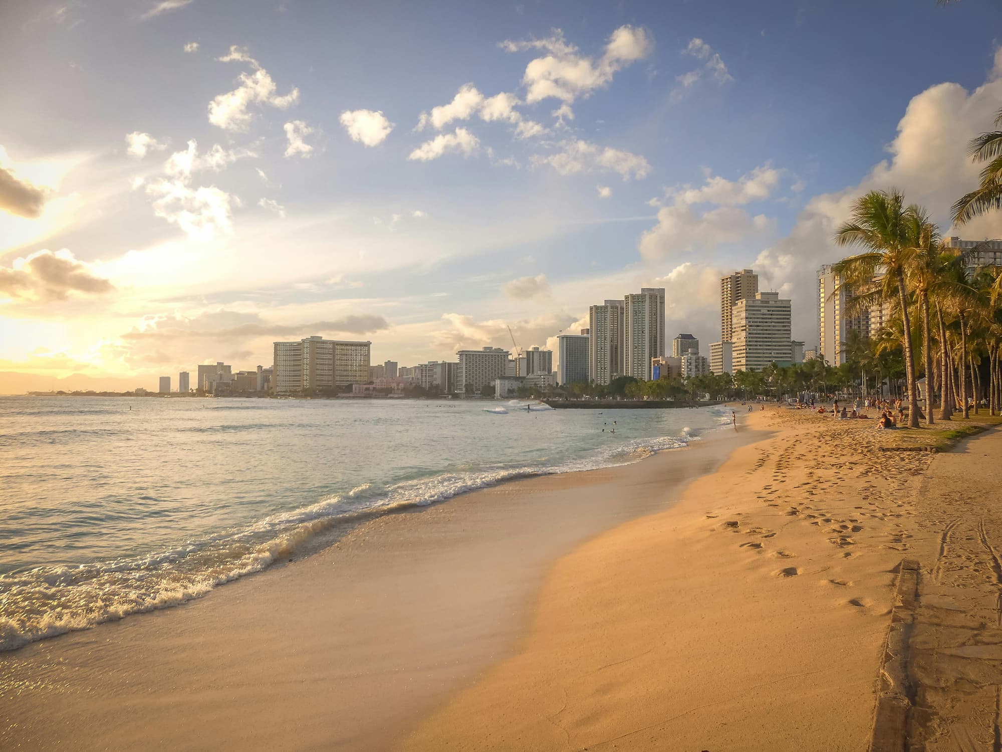 hawaii shoreline with buildings in background