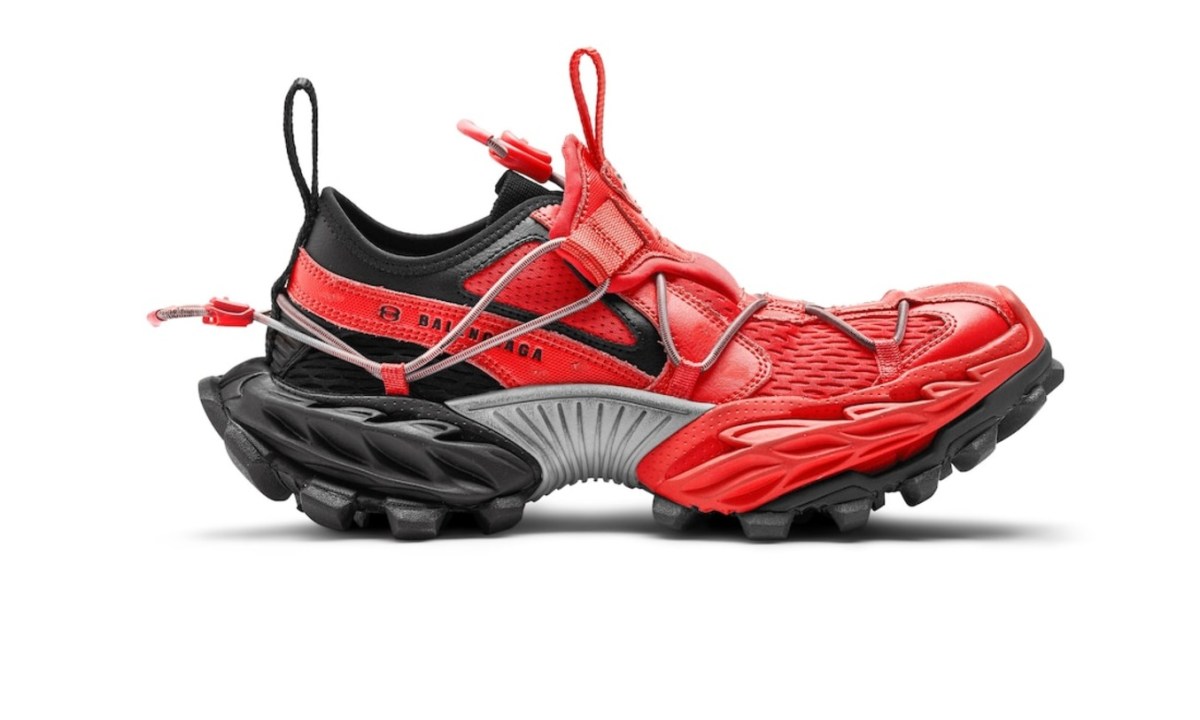 red hike sneaker balenciaga