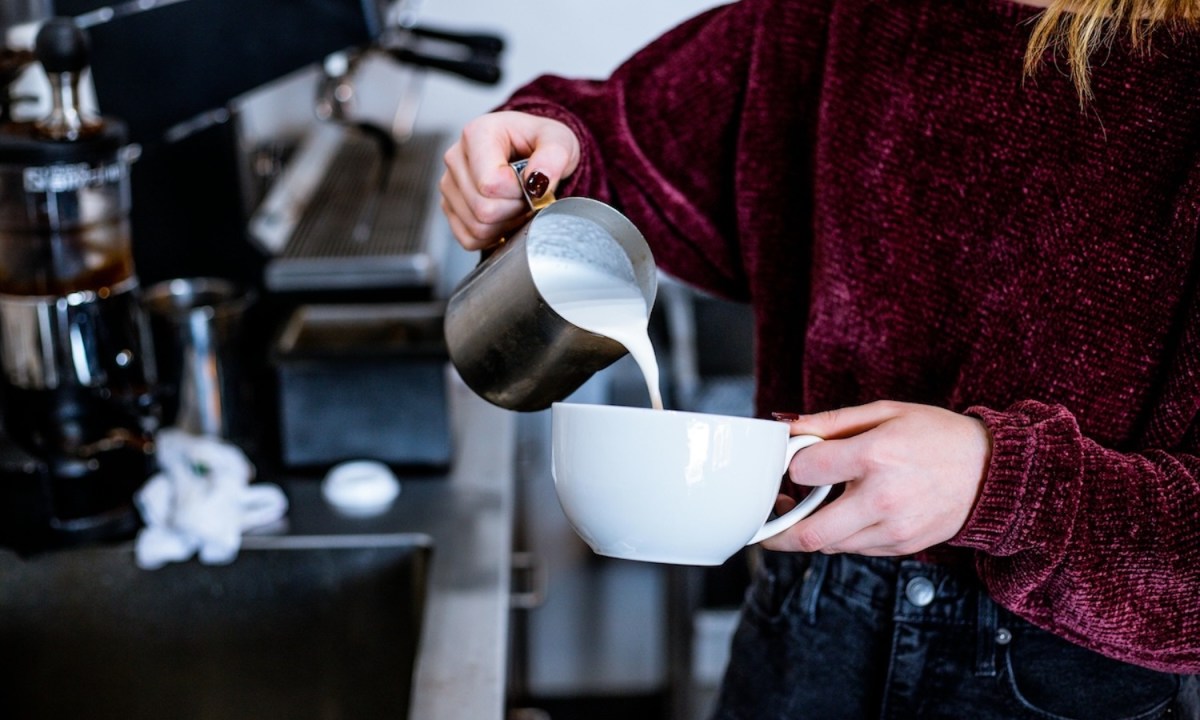 how to steam milk pexels hamza khalid 969059 1913785 3f9cb3