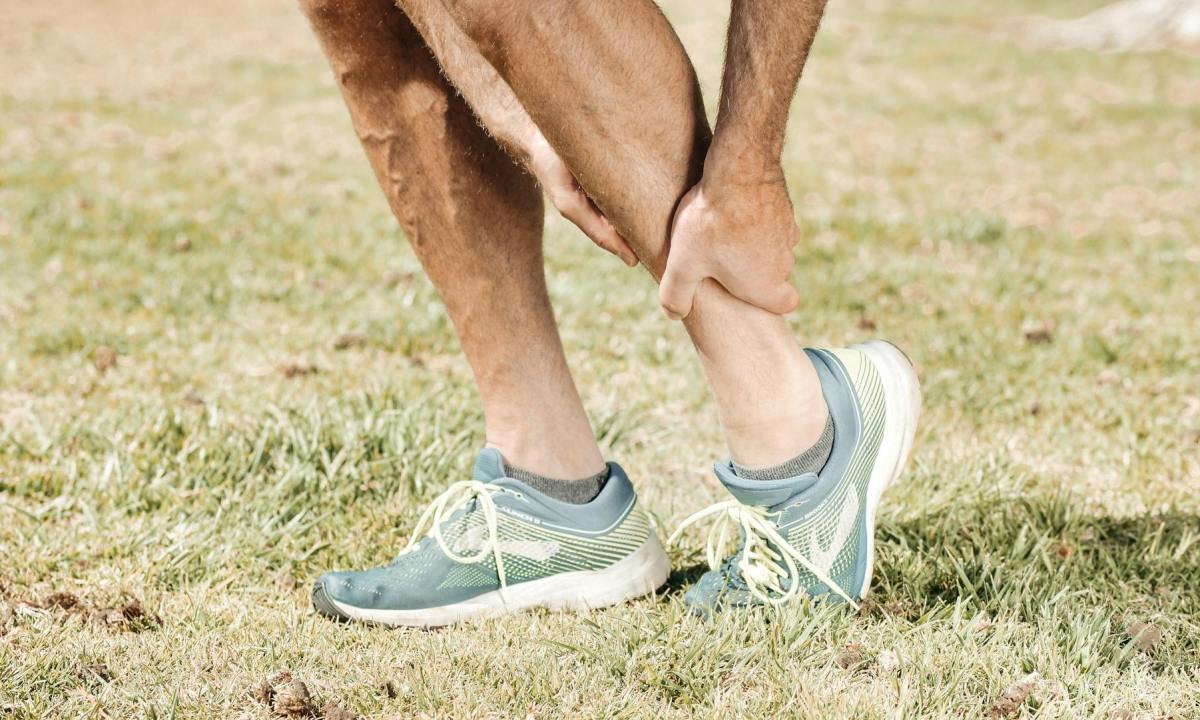 Leg pain sciatic nerve piriformis muscle injury