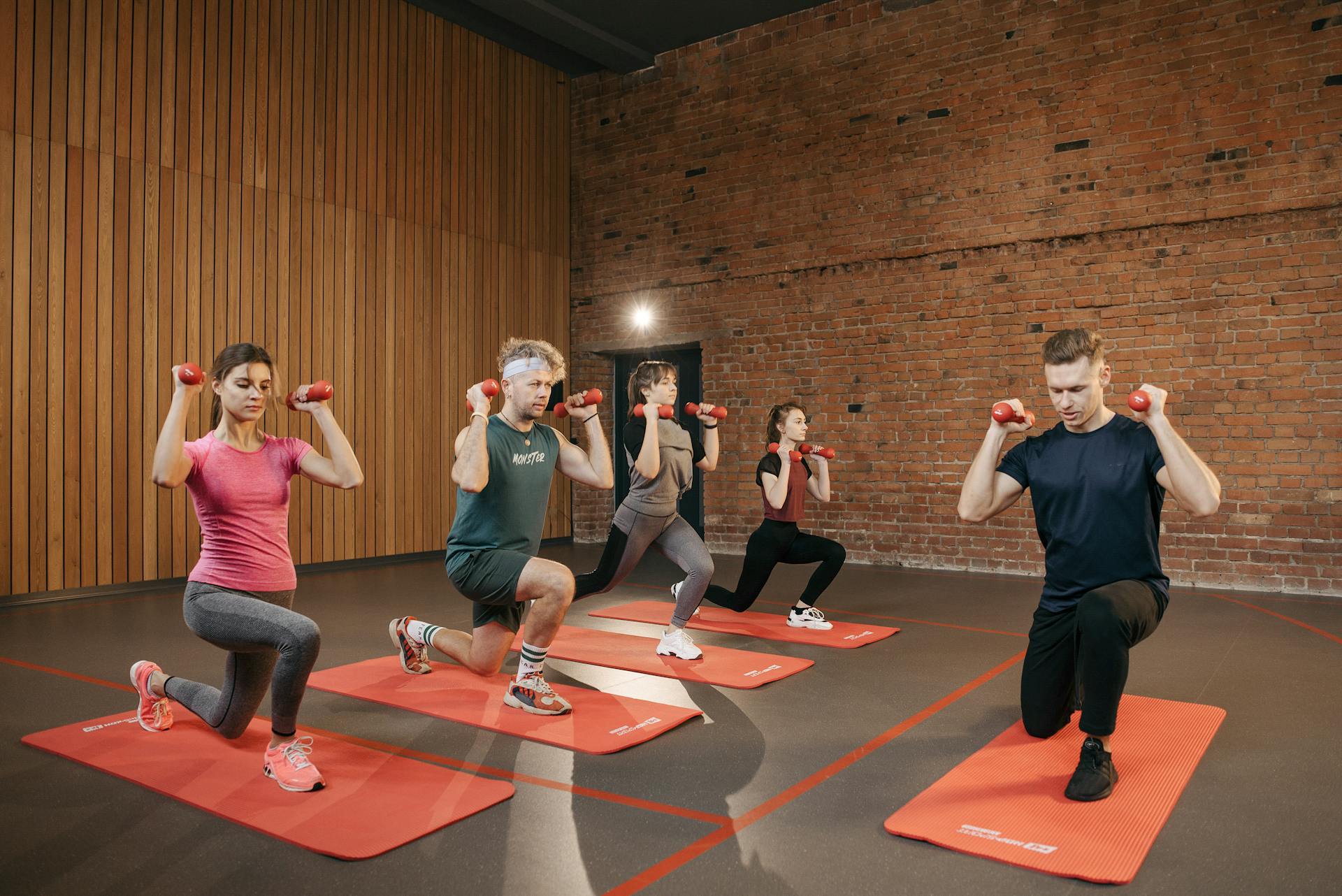 exercise class workout dumbbell lunge