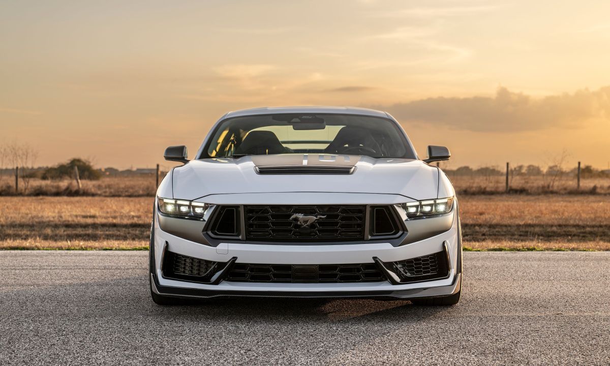 Hennessey SUPER VENOM Dark Horse front view