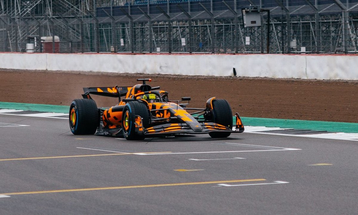McLaren's MCL39 Formula 2025 1 race car.