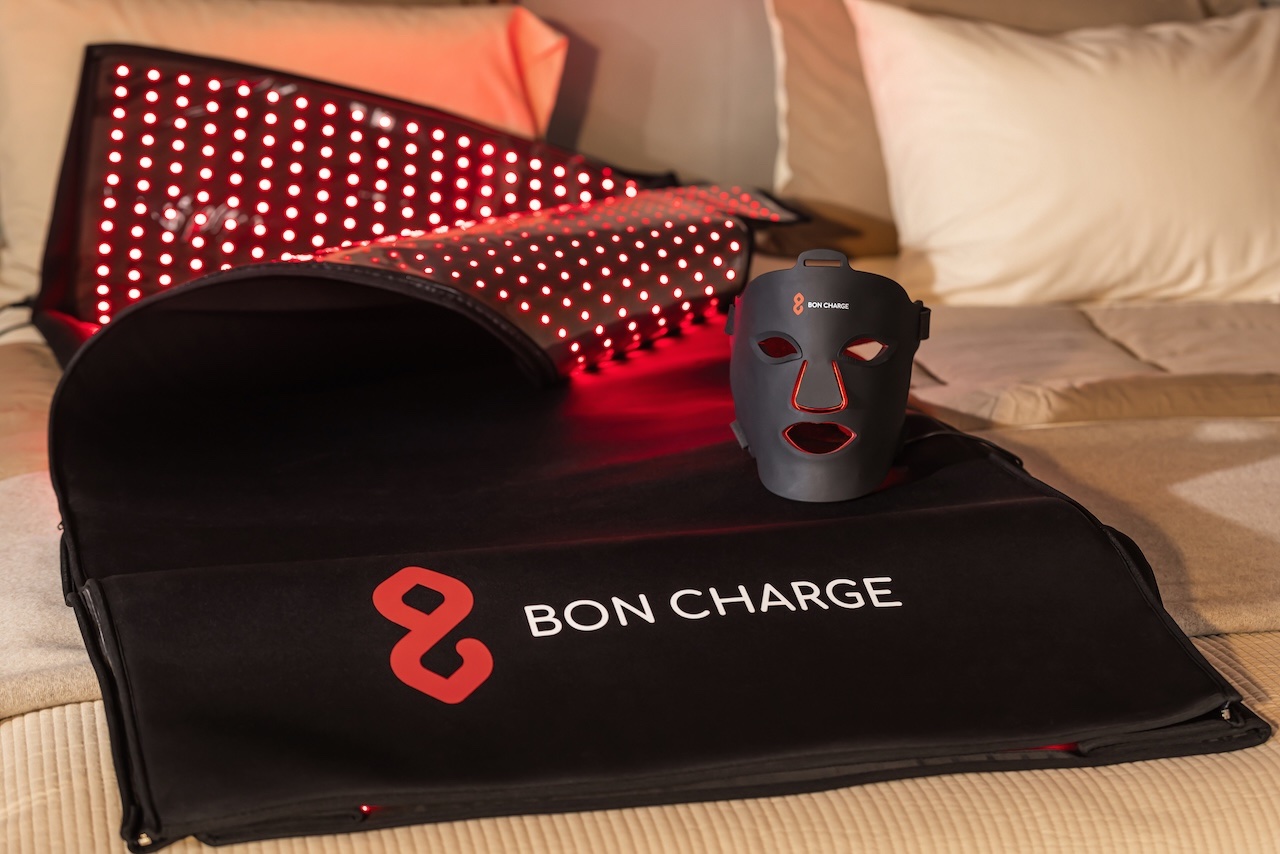 Red light therapy blanket and mask