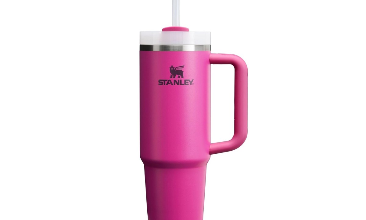 The Stanley Quencher H2.0 FlowState Tumbler on a white background.
