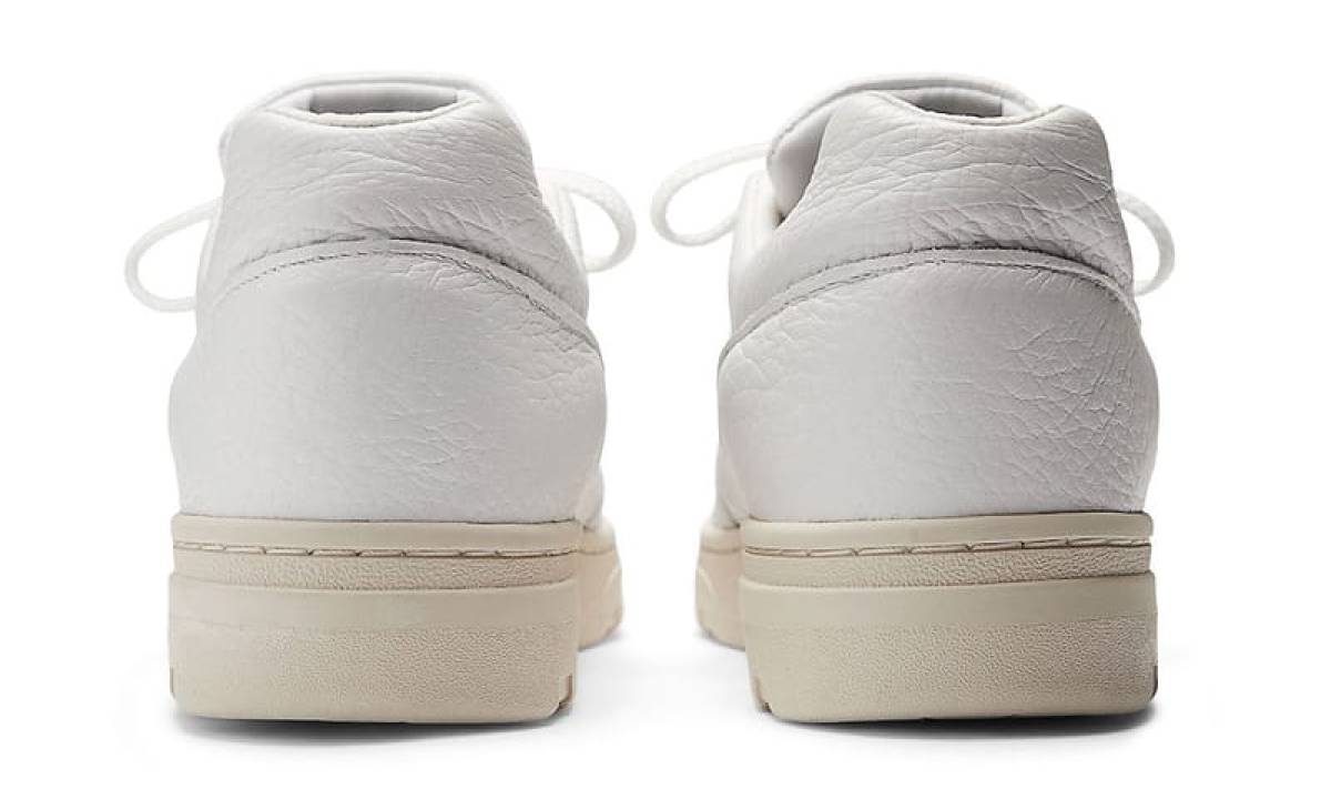 back heel of new balance allerdale sneaker