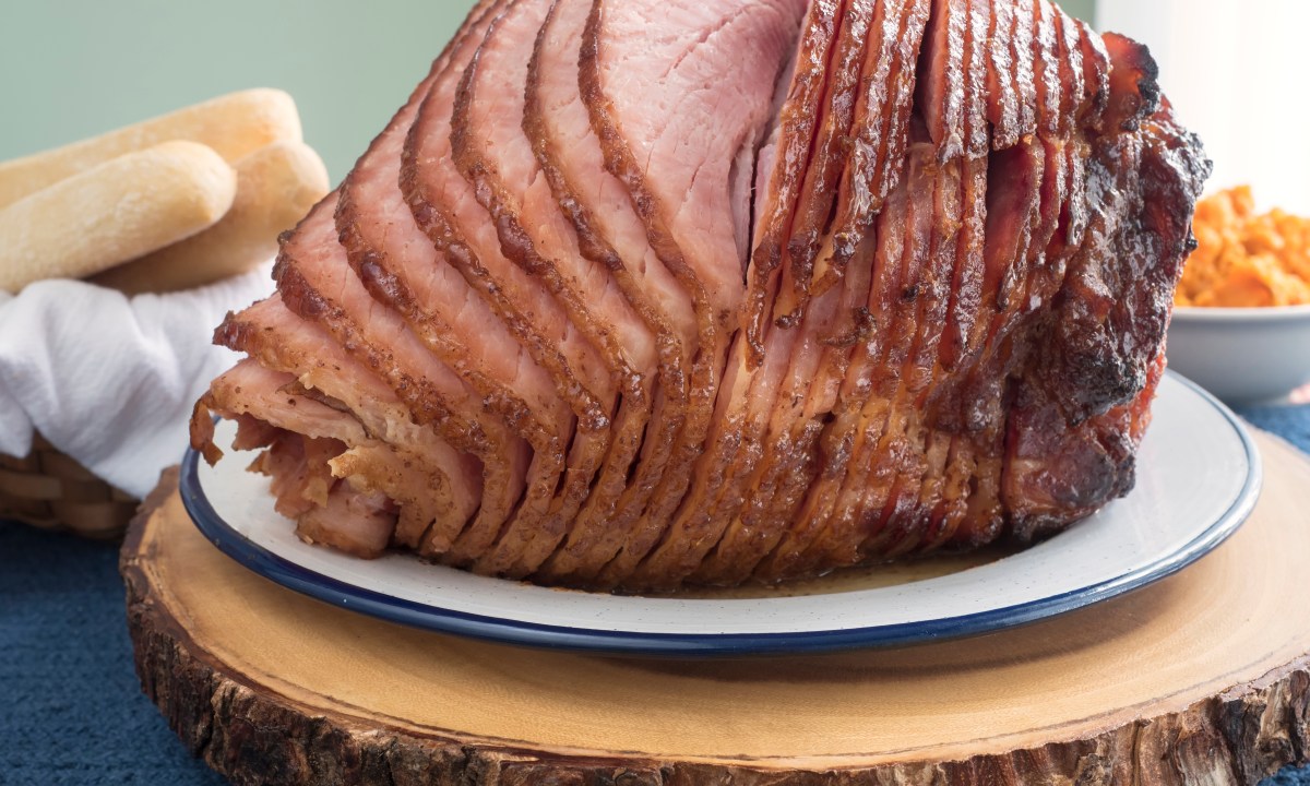 Side view of a spiral ham