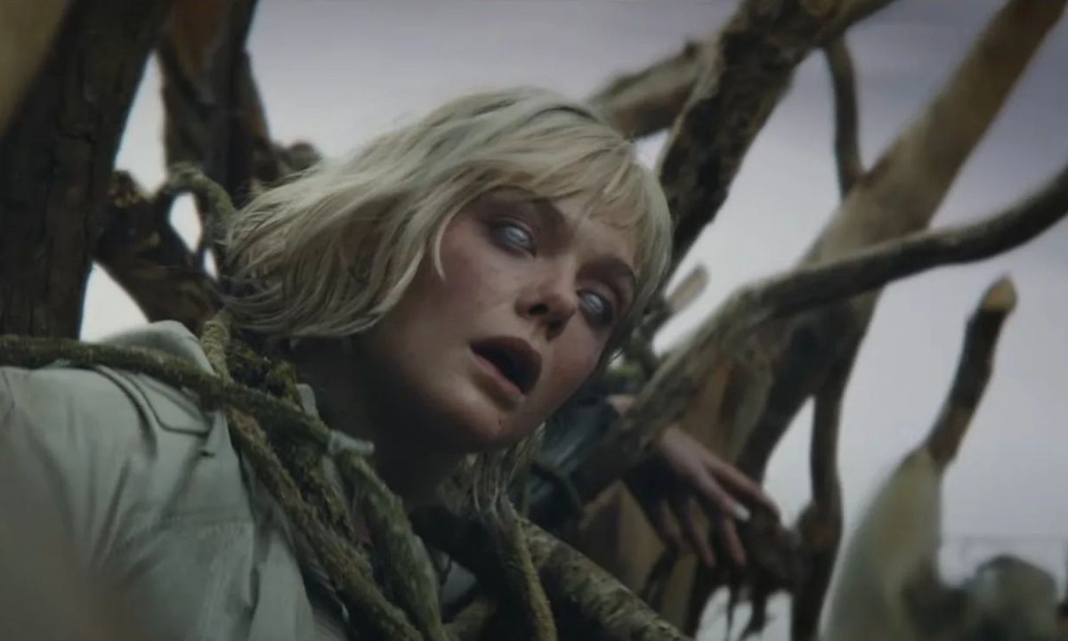 Elle Fanning in Predator Badlands