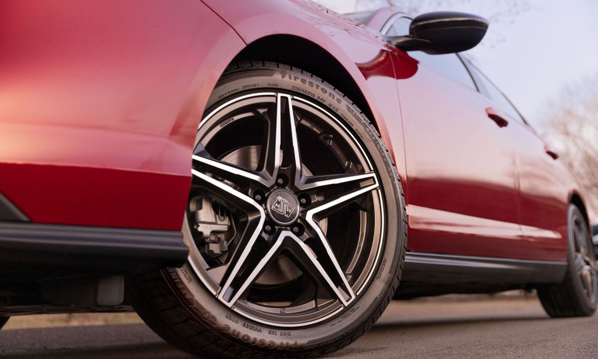 firestone launches its latest affinity as touring tire for sedans and cuvs image  2