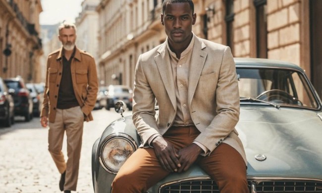 Hockerty SS25 men on a car