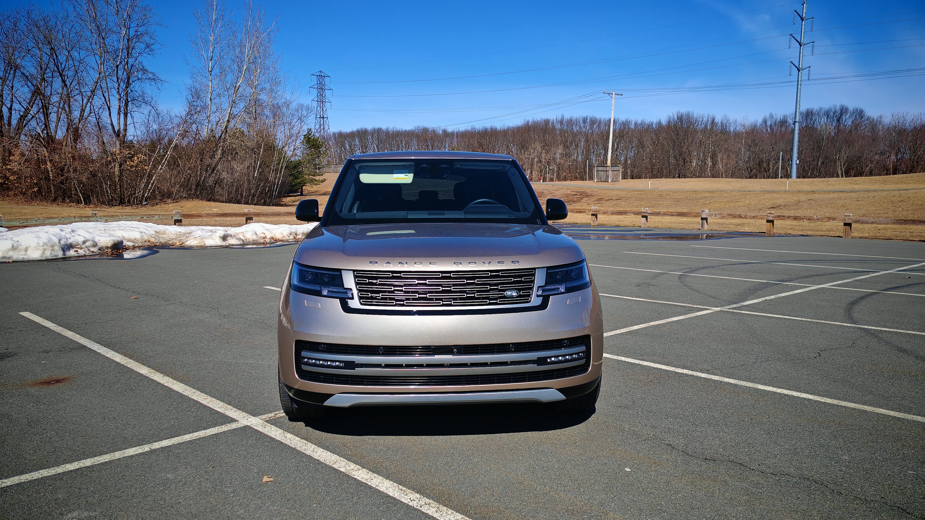 Range Rover P400SE Front View