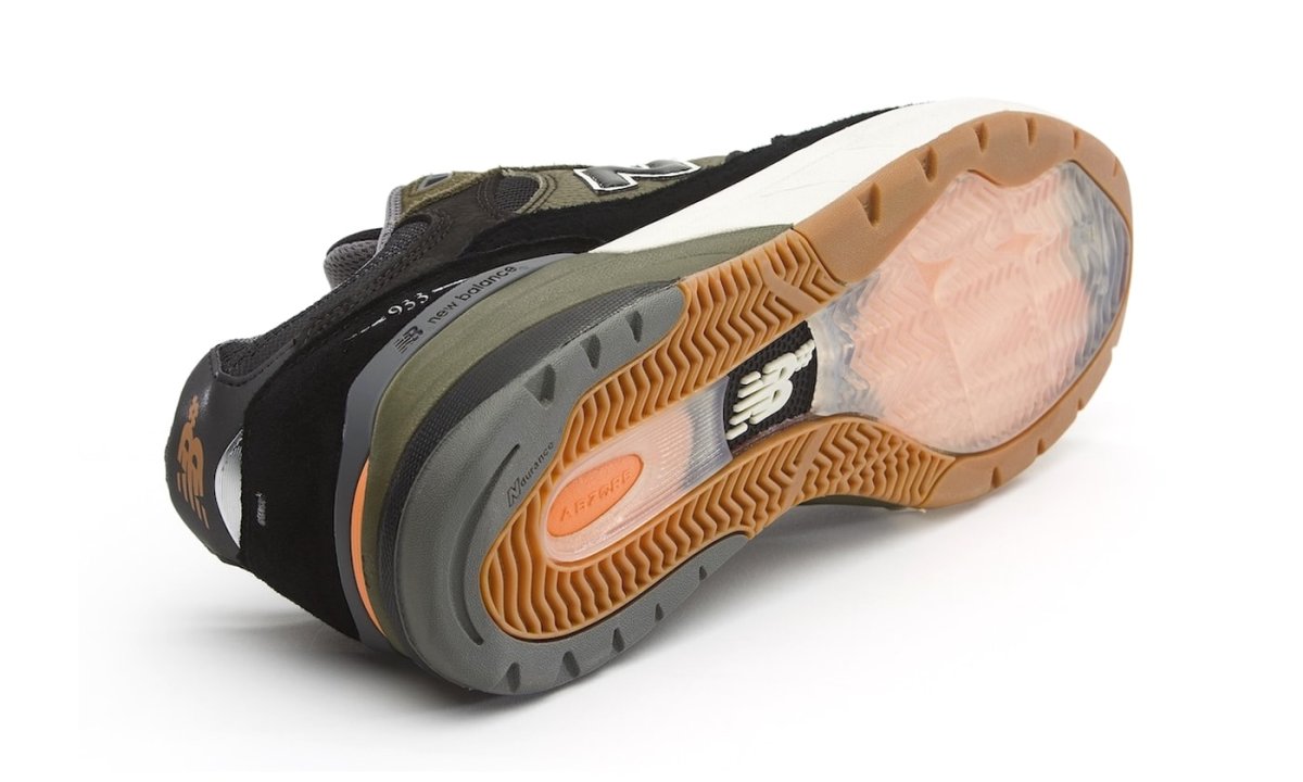 view of undersole of new balance sneaker