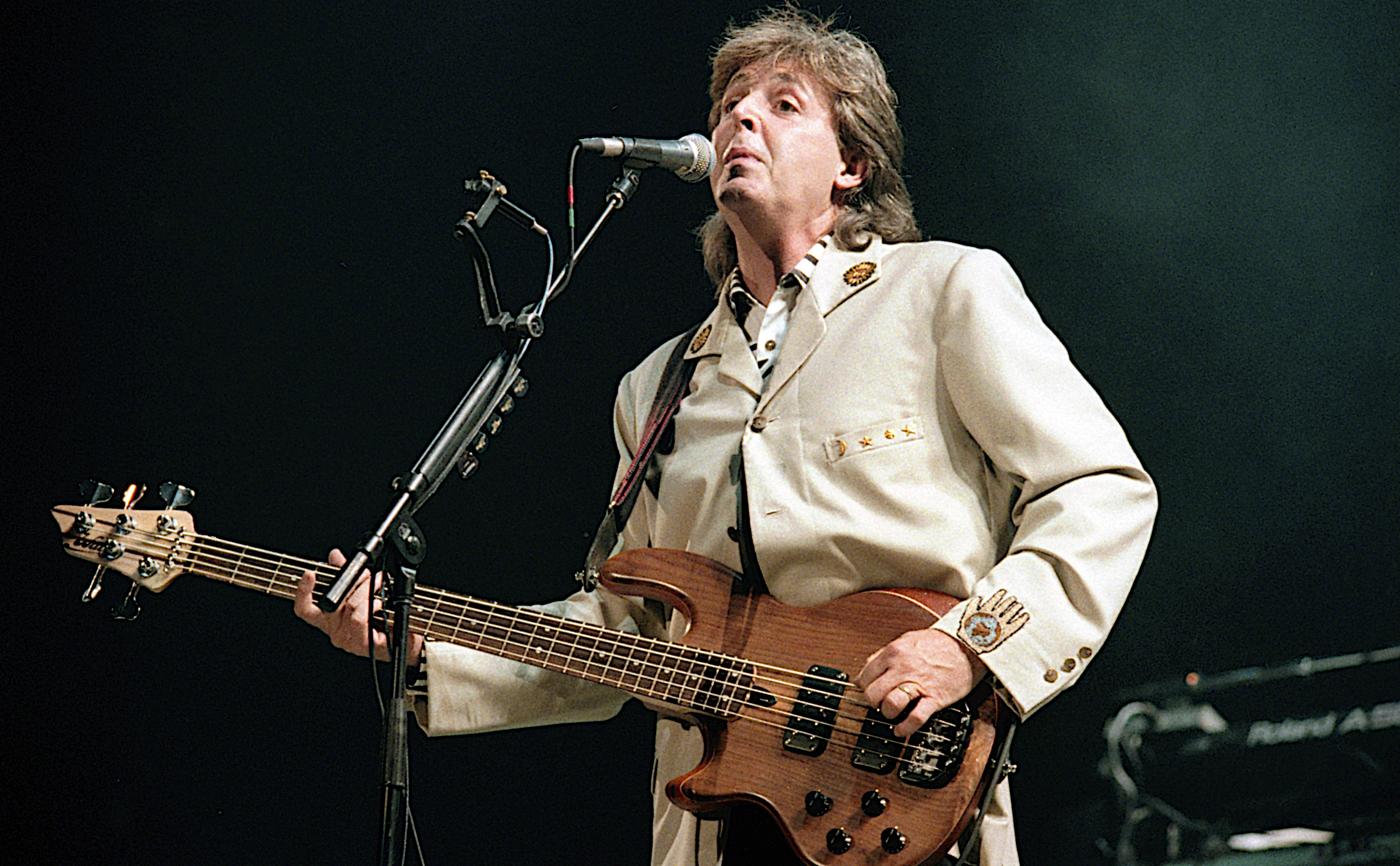 Pauk McCartney performing