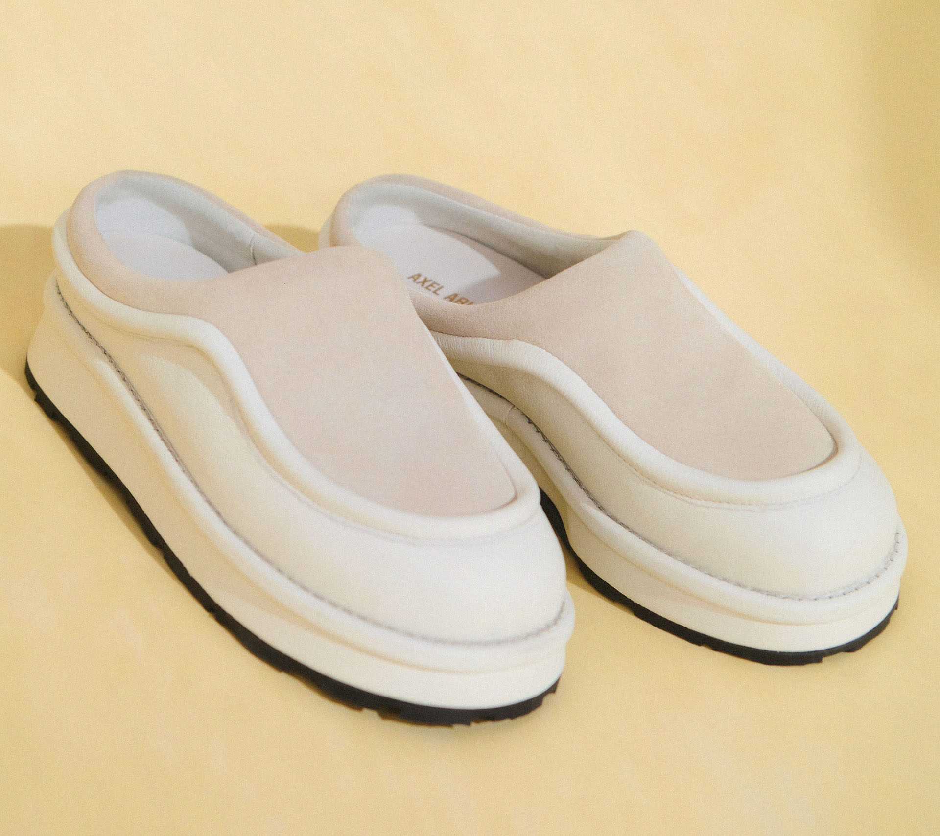 cream axel arigato pillow mule