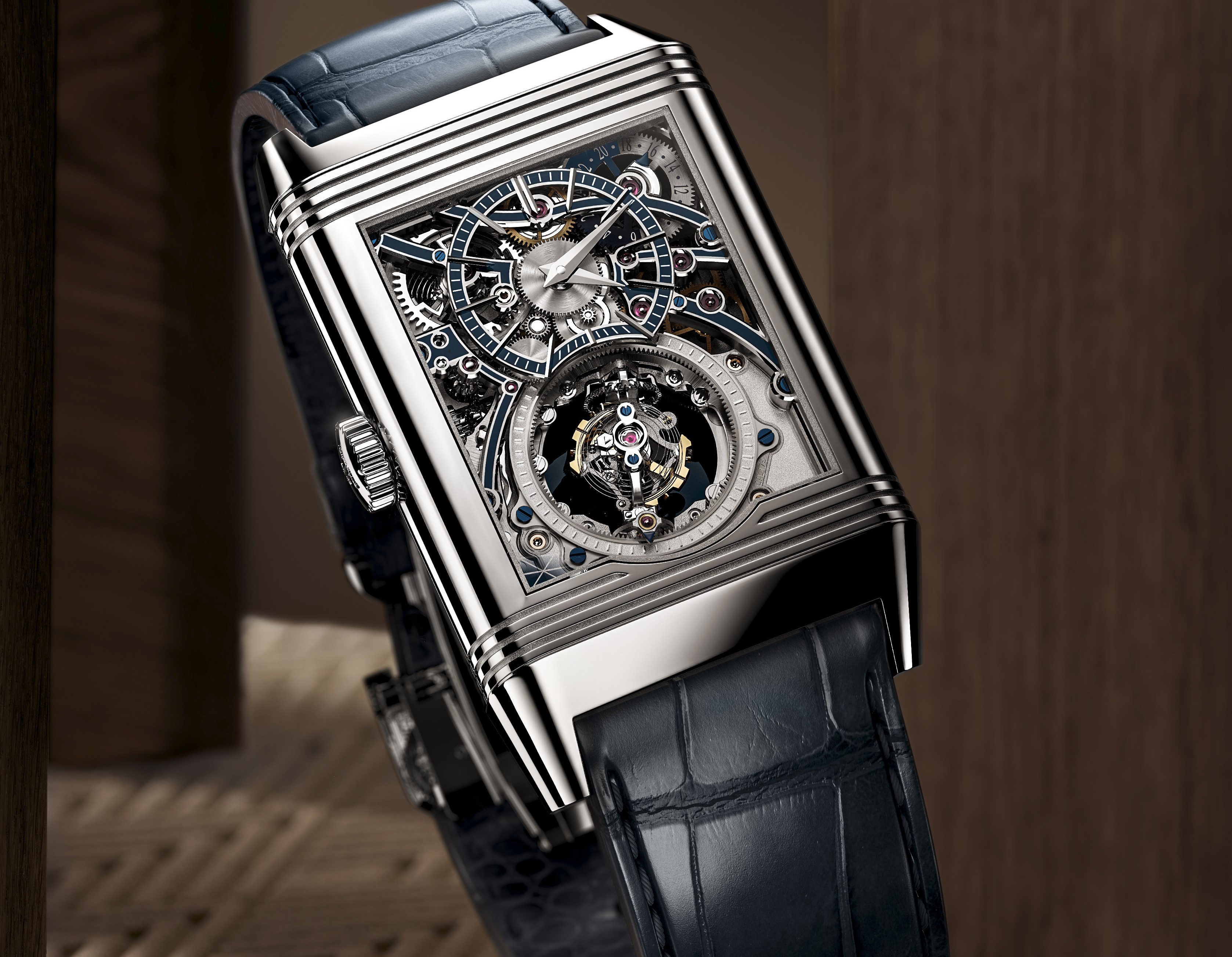 You'll love the new Jaeger-LeCoultre Reverso Hybris