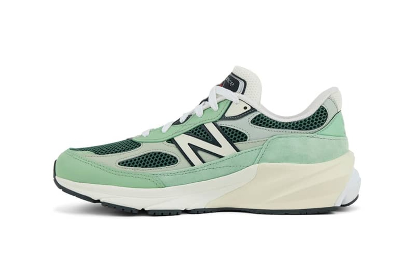 side shot of new balance snekaer
