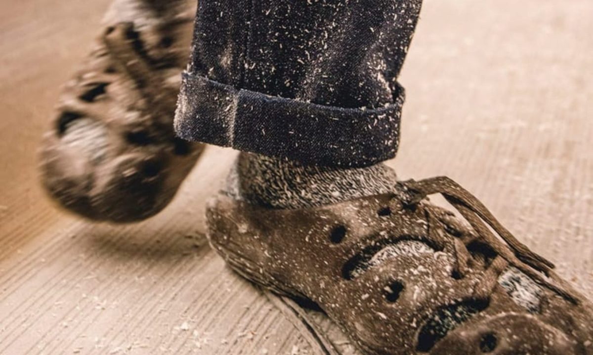 dirty keen clog