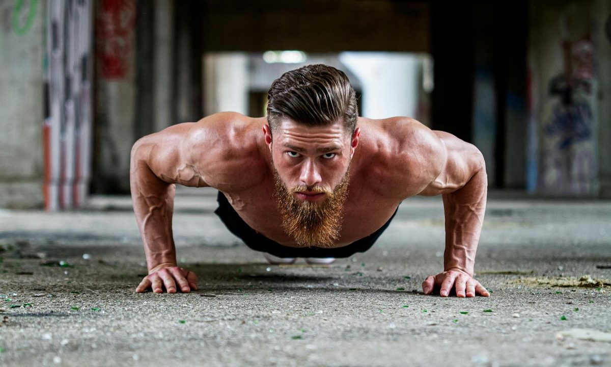 calisthenics man doing plank push up