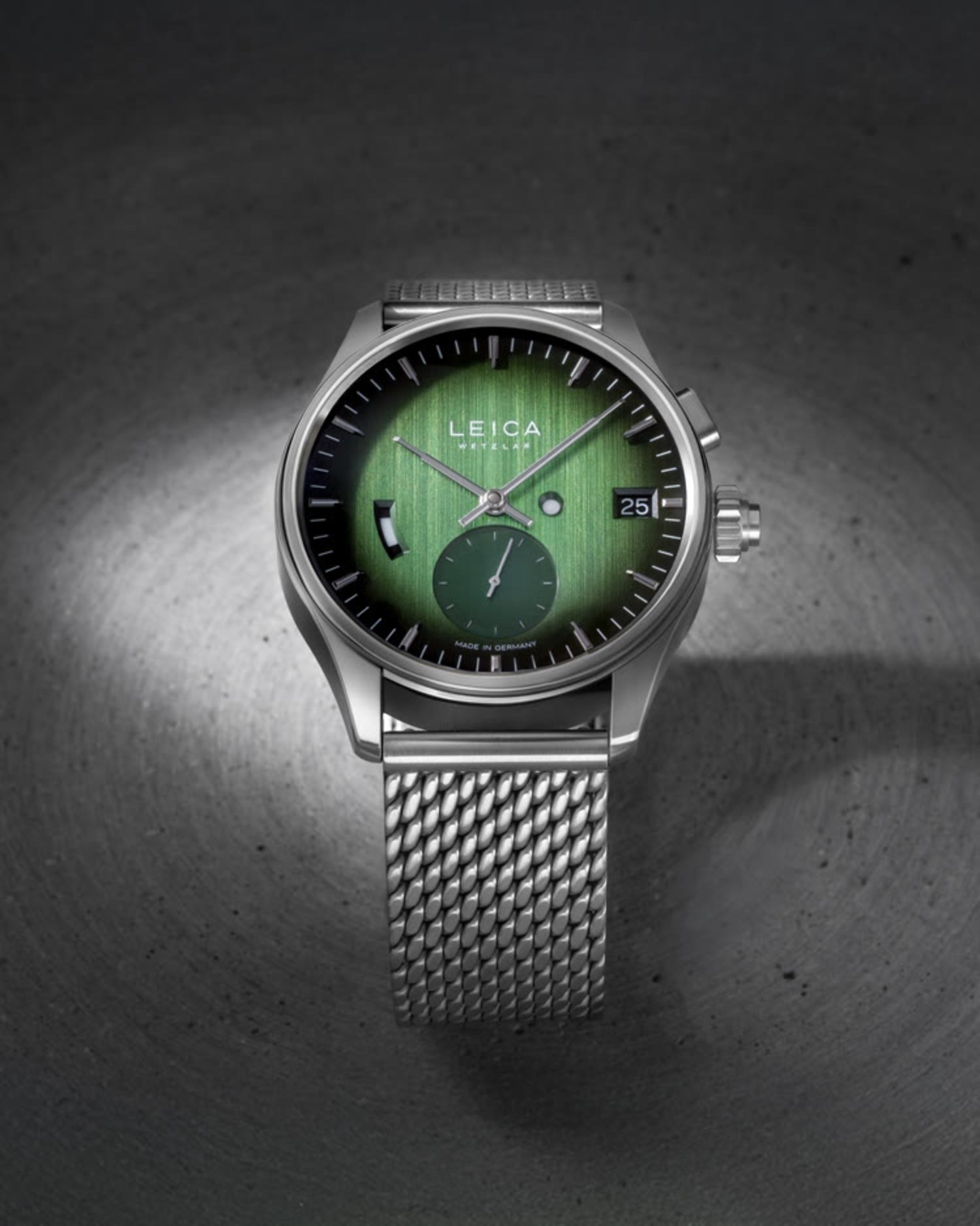 The new Leica with green dial