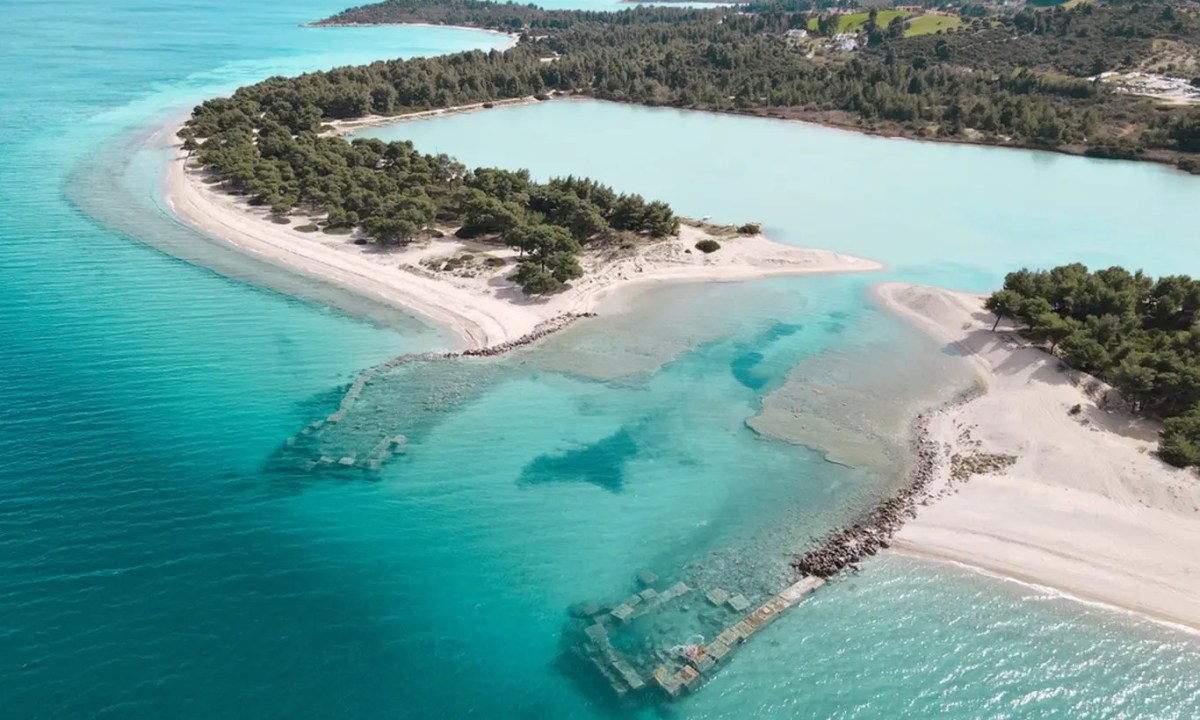 Port Glarokavos Lagoon Beach