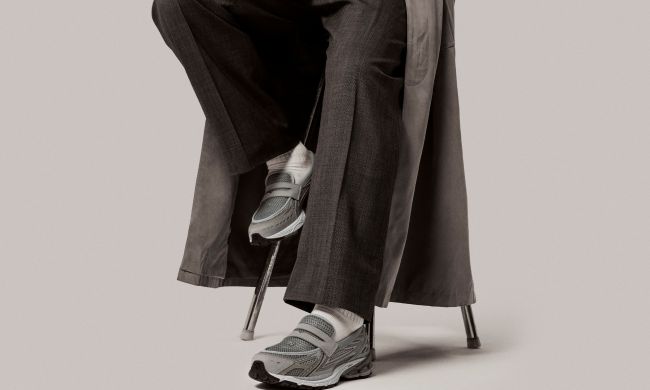 man wearing new balance loafer