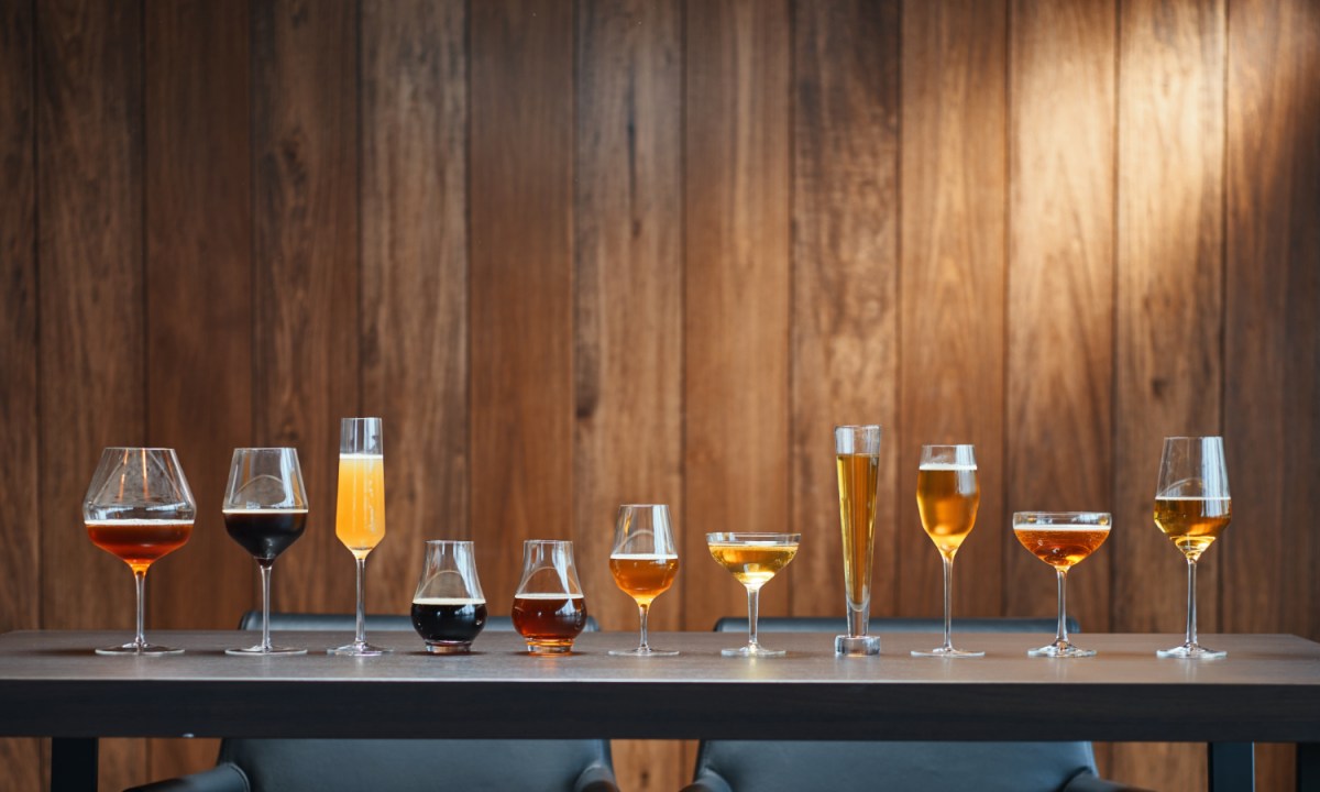 Moody Tongue beer pours.