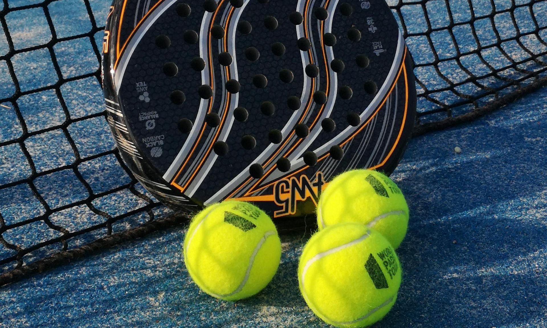 padel and balls