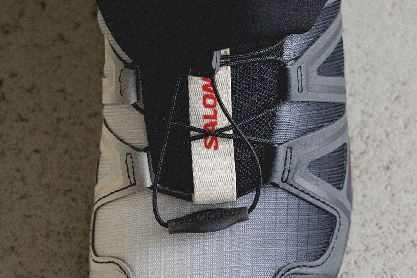 close up on salomon laces