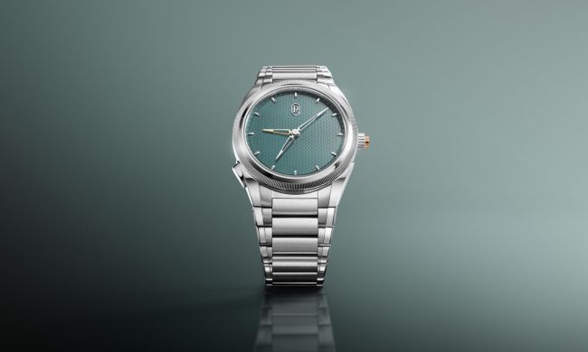 Tonda pf gmt showcase green background Parmigiani Fleurier