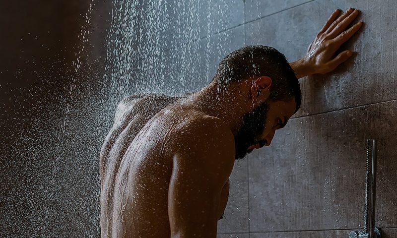 Man in shower SILIENT