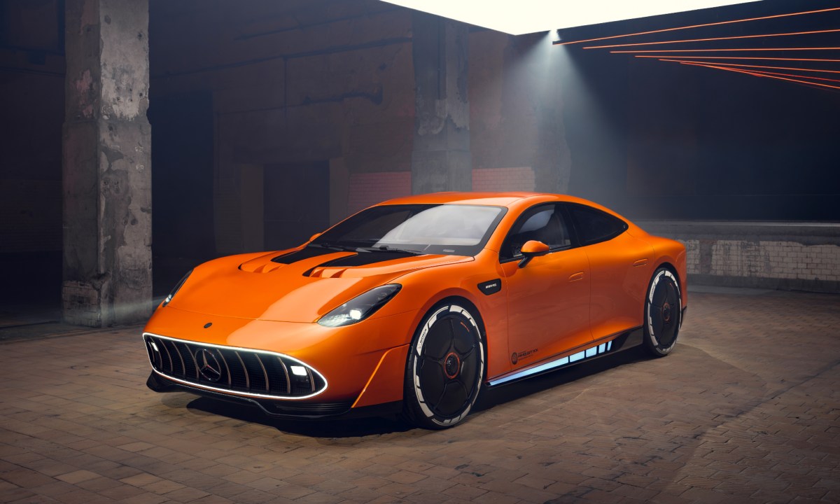 Mercedes-AMG Concept AMG GT XX left front three-quarter view.