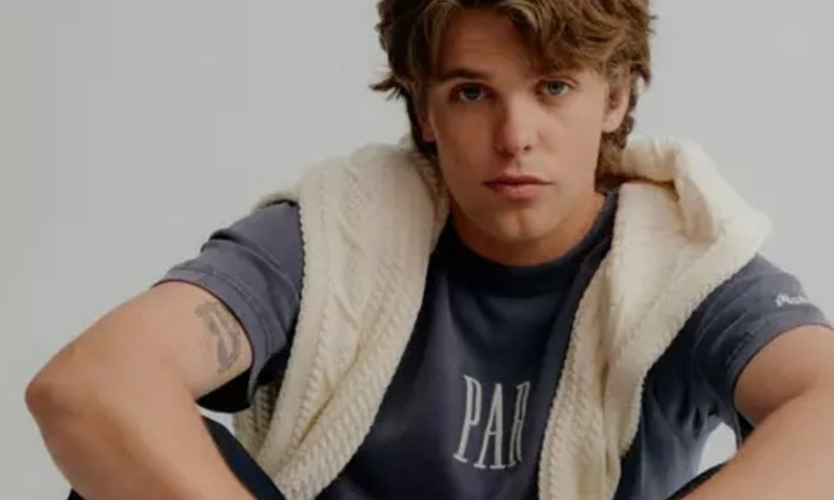 model wearing gap x malbon clothes