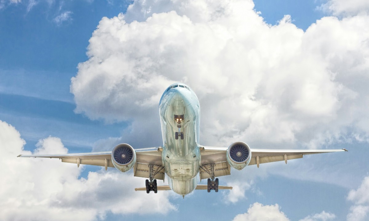 Airplane flying