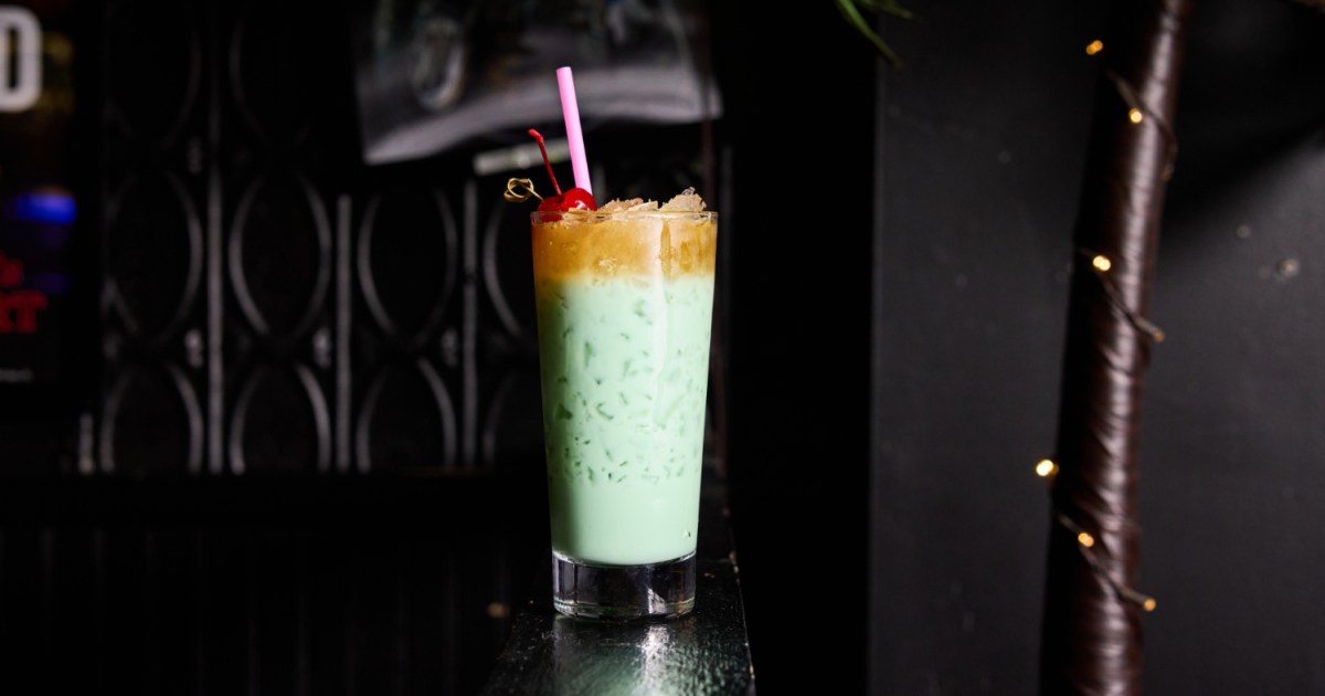 How to make a dairy-free Grasshopper cocktail like a pro