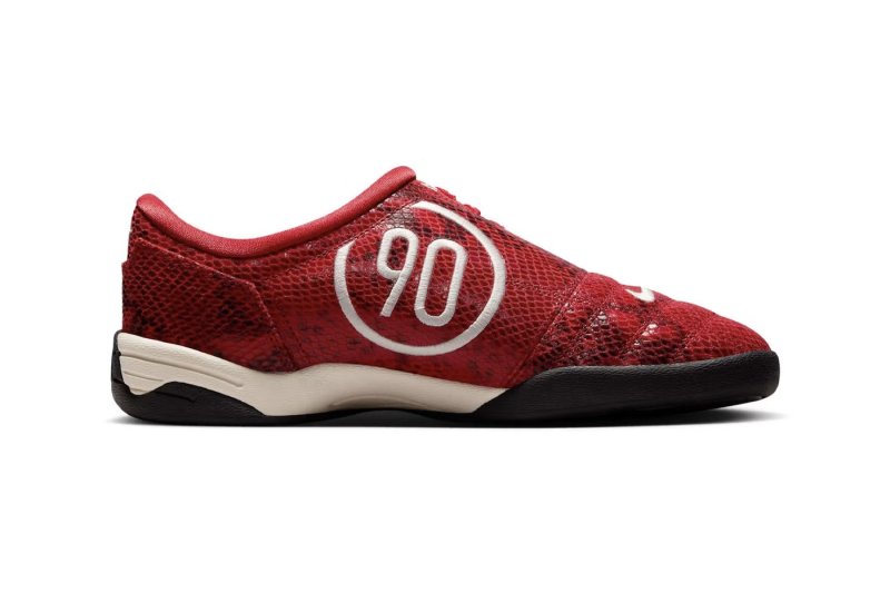 side photo of nike total 90 III