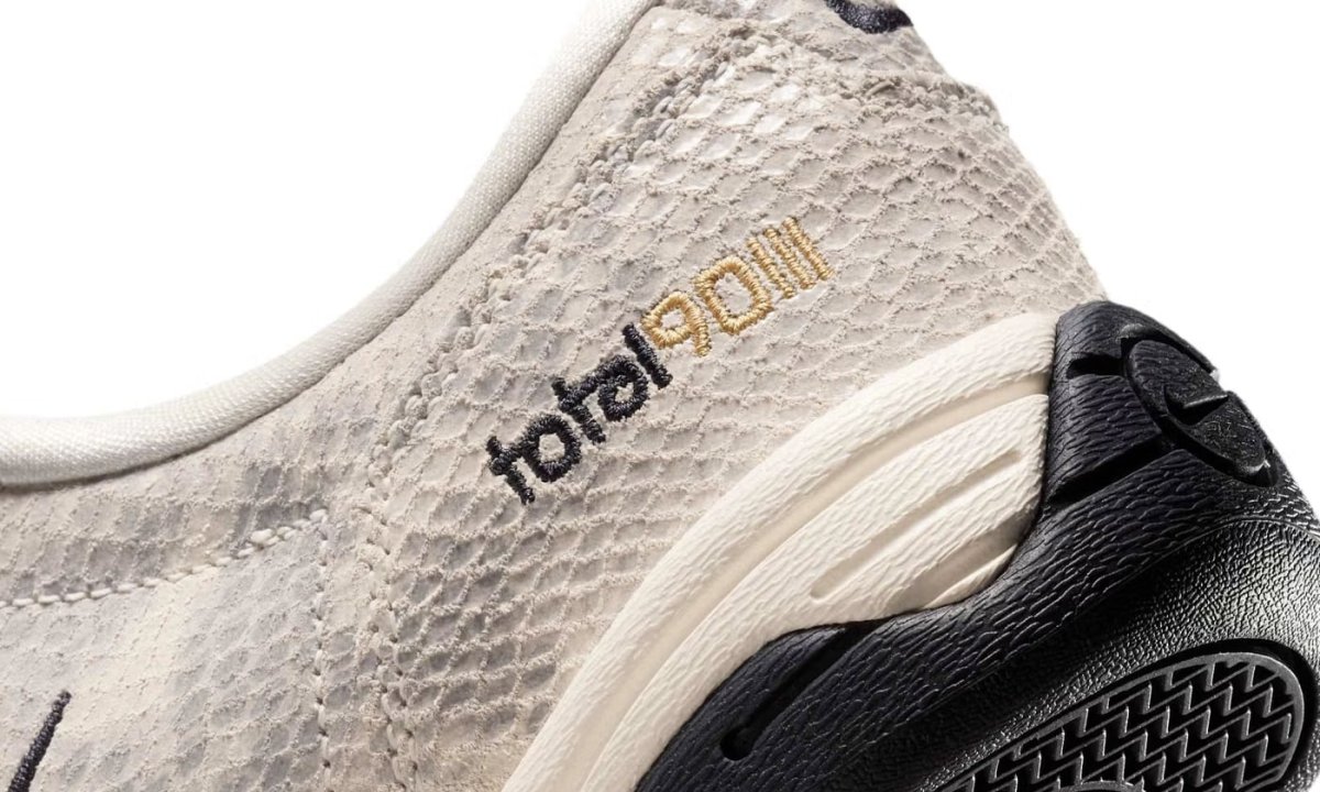 ivory nike total 90 III